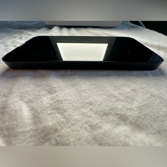 iPhone 13 Mini 128GB Midnight Unlocked - Picture 6 of 7